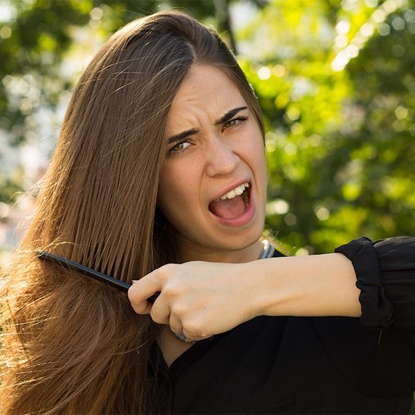 chute_de_cheveux_saisonniere_pourquoi_perd_on_ses_cheveux_au_changement_de_saison_