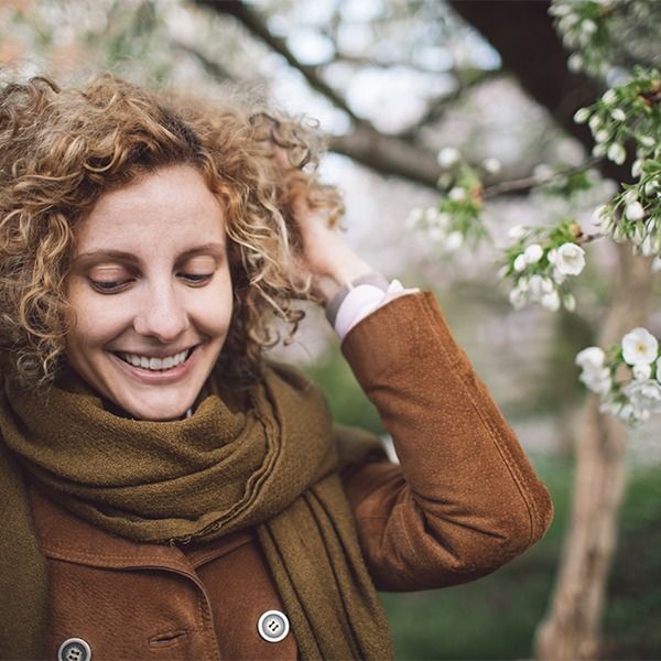 chute_de_cheveux_saisonniere_pourquoi_perd_on_ses_cheveux_au_changement_de_saison_